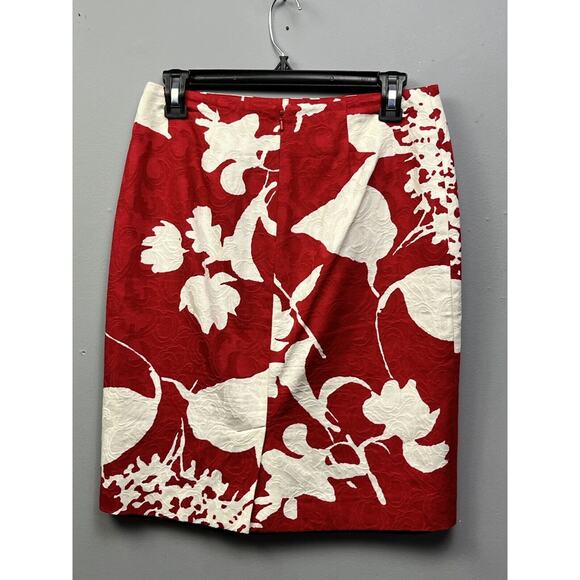 TALBOTS Pencil Skirt Womens 2P Petite Red Floral Bold Embossed Back zipper - Picture 2 of 8
